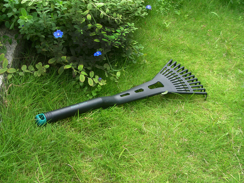 LIGHTWEIGHT Hand Rake