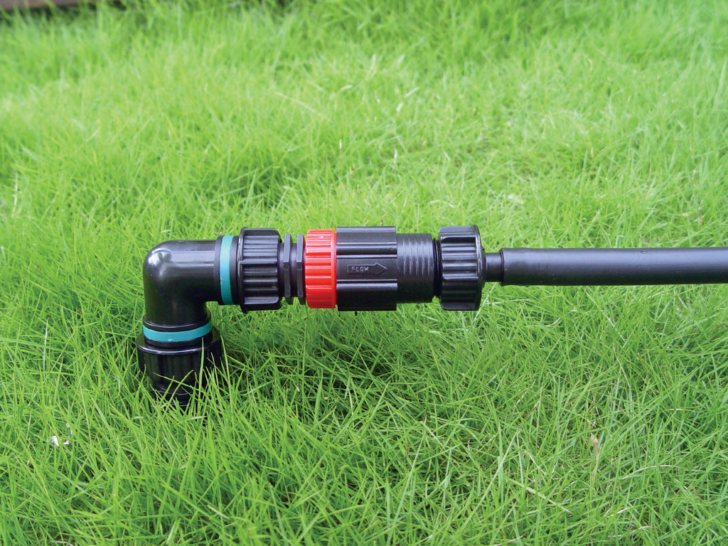 3/4" FEMALE SWIVEL L-JOINER