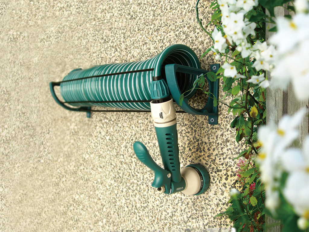 WALL-MOUNTED HOSE BASKED